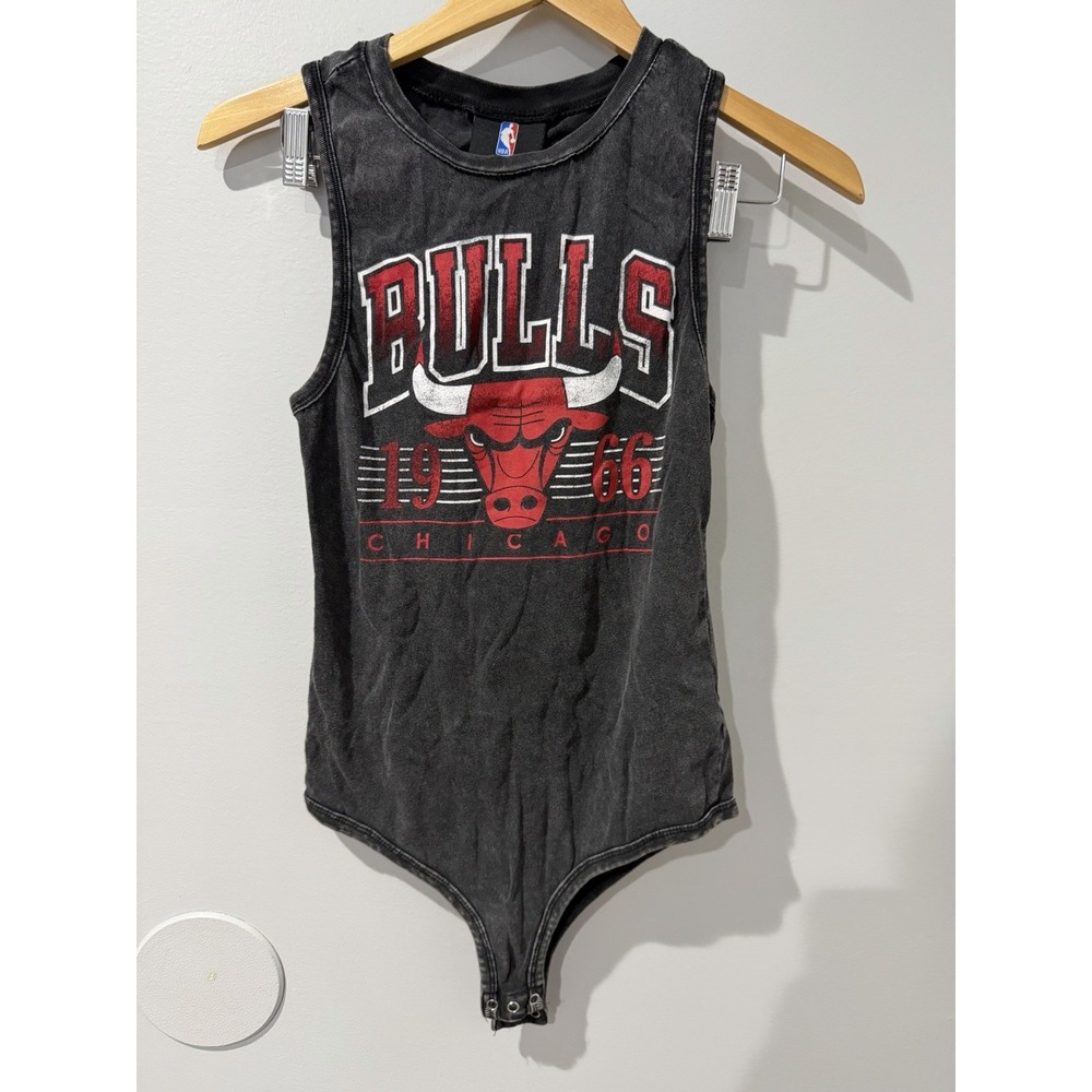 Women's Sz Small CHICAGO BULLS Logo Bodysuit NBA Acid Wash Charcoal/Red Top K